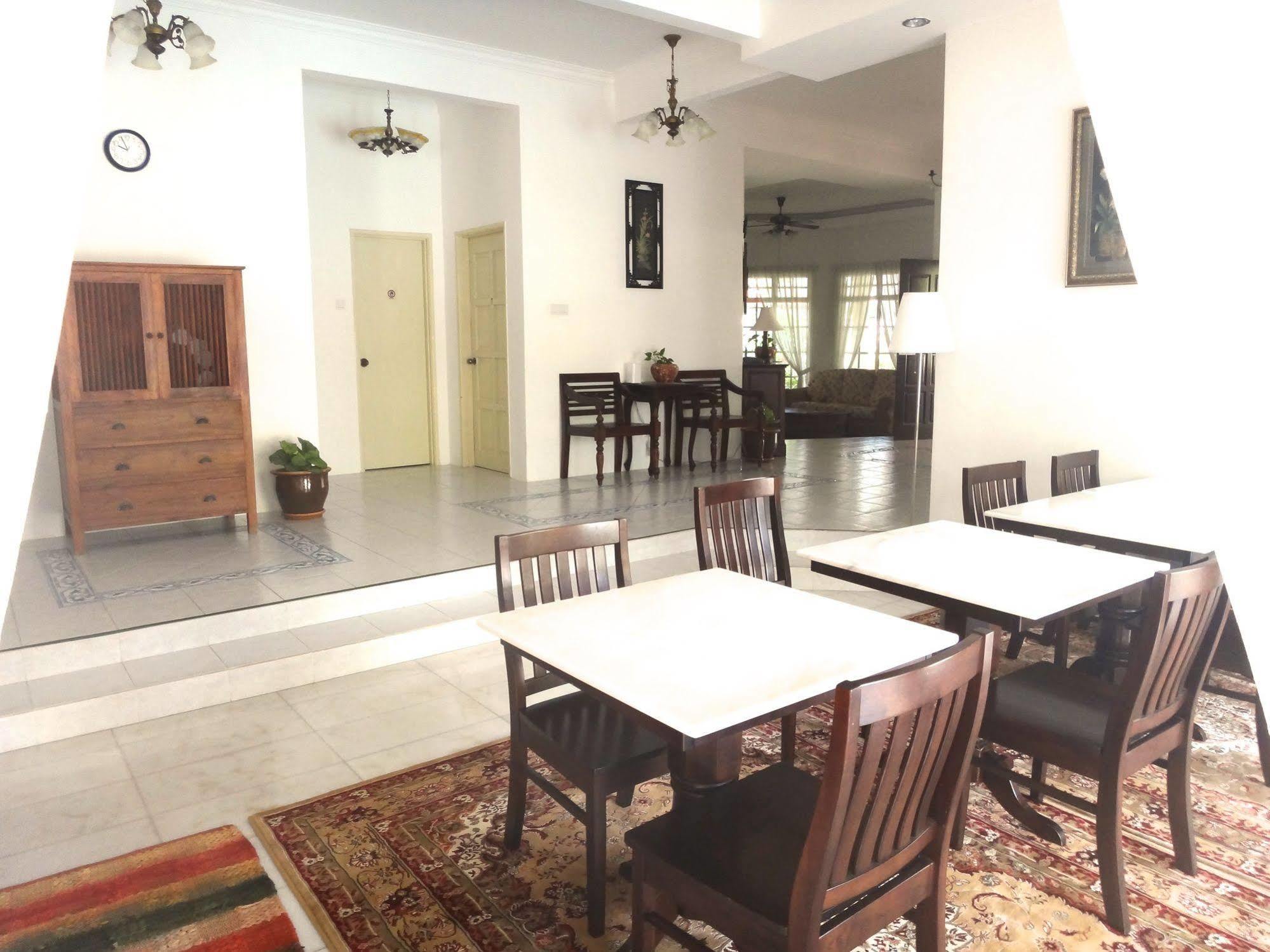 Rumah Putih Near Klia Sepang Exteriör bild